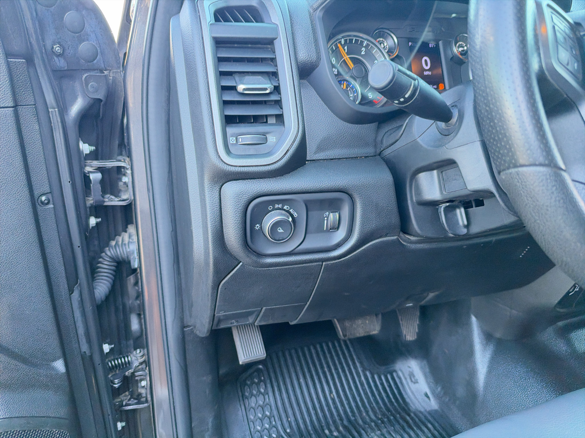 Used 2022 RAM 3500 Tradesman RWD image 20