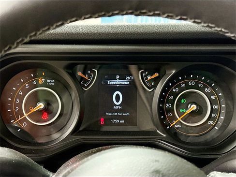 Used 2025 Jeep Gladiator Sport image 14