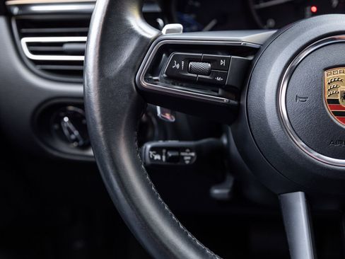 Certified 2023 Porsche Macan AWD/4WD image 15