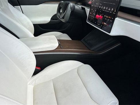 Used 2022 Tesla Model S image 19