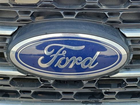 Used 2023 Ford Explorer XLT image 22