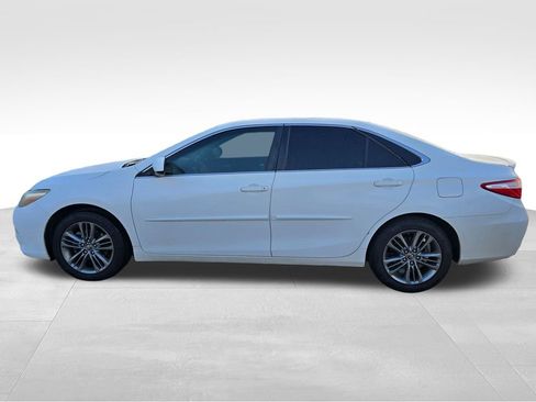 Used 2017 Toyota Camry SE image 13