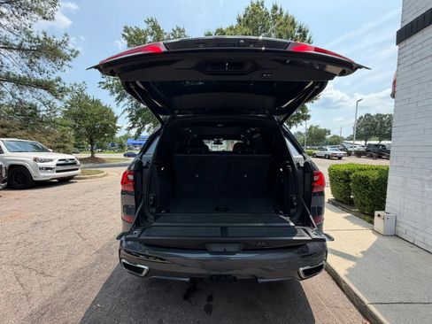 Used 2019 BMW X7 xDrive50i w/ Dynamic Handling Package AWD/4WD image 19