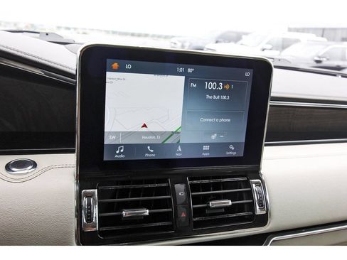 Used 2018 Lincoln Navigator Select w/ Technology Package RWD image 21