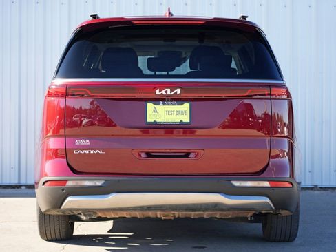 Used 2024 Kia Carnival SX Prestige image 10