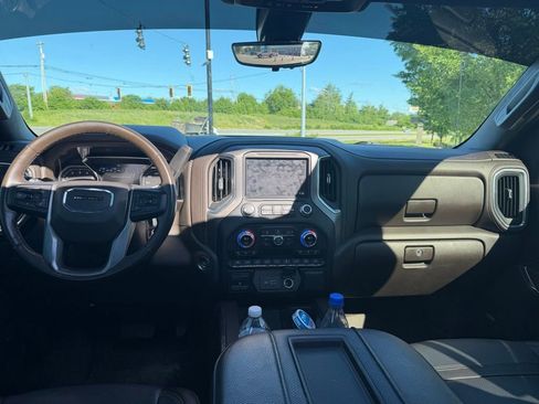 Used 2021 GMC Sierra 1500 Denali w/ Denali Ultimate Package AWD/4WD image 8