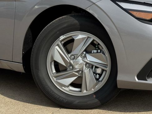 New 2026 Hyundai Elantra SE image 24