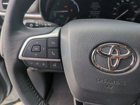 Certified 2022 Toyota Sienna XLE w/ XLE Plus Package image 19