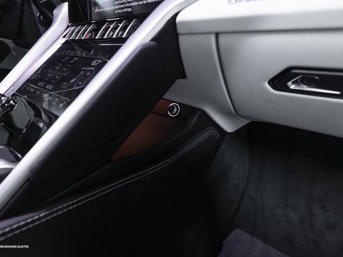 Used 2023 Lamborghini Urus S image 52