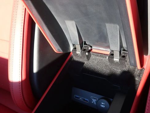 Used 2020 Jaguar F-TYPE R image 22