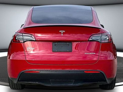 Used 2023 Tesla Model Y Performance image 5