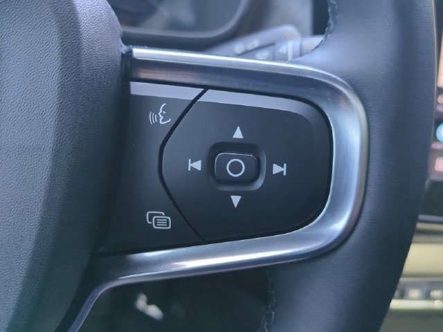 Certified 2023 Volvo C40 P8 Recharge Ultimate w/ Protection Package Premier AWD/4WD image 19