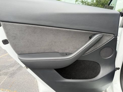 Used 2023 Tesla Model Y Performance AWD/4WD image 24