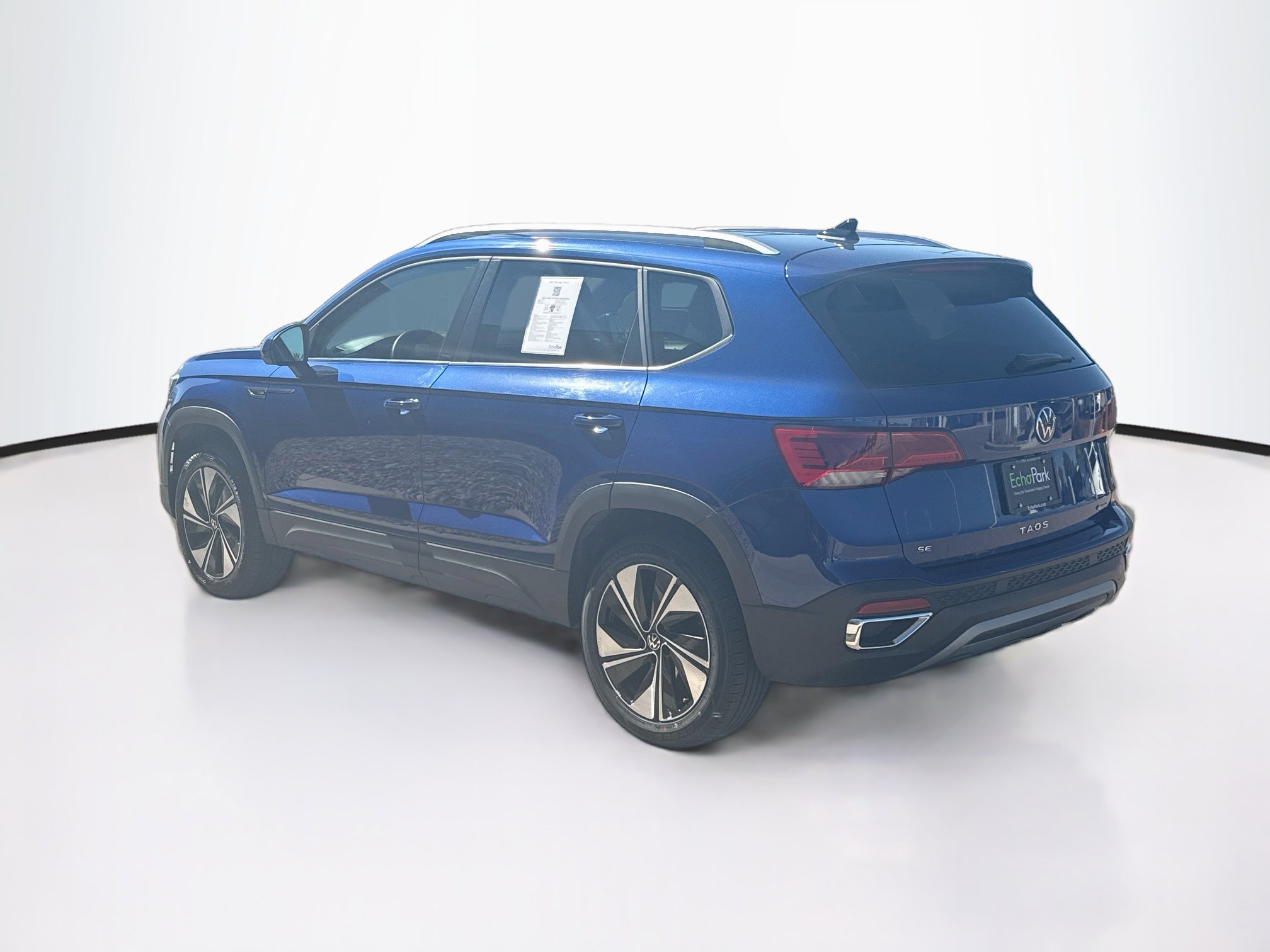 Used 2024 Volkswagen Taos SE AWD/4WD image 5