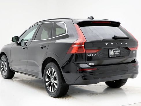 Used 2023 Volvo XC60 B5 Core image 6