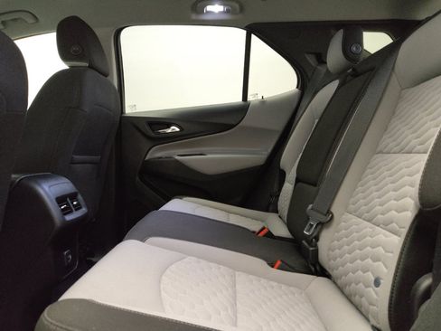 Used 2020 Chevrolet Equinox LT FWD image 18