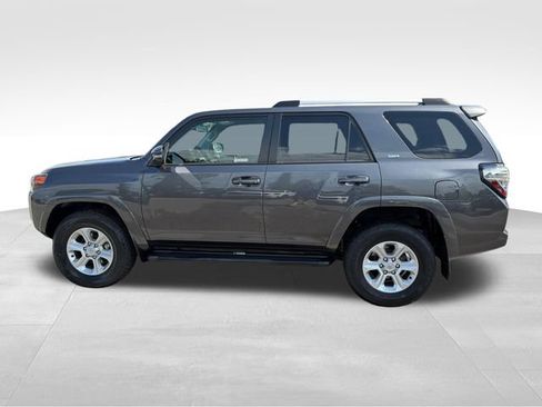 Used 2022 Toyota 4Runner SR5 Premium AWD/4WD image 4