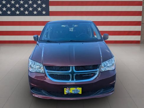 Used 2019 Dodge Grand Caravan SE w/ UConnect Hands-Free Group FWD image 6