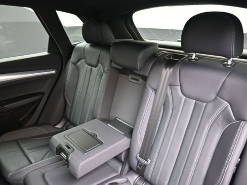 Certified 2025 Audi Q5 2.0T Premium w/ Convenience Plus Package image 20