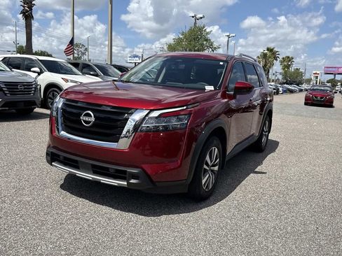 Used 2024 Nissan Pathfinder SL FWD image 8