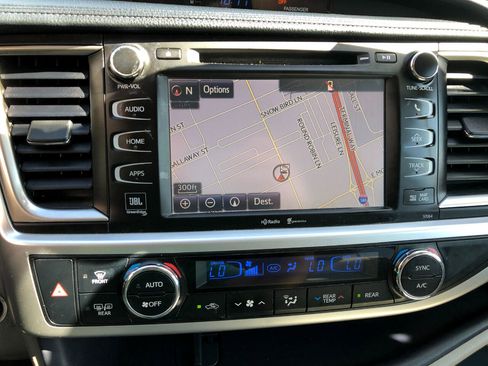 Used 2015 Toyota Highlander Limited image 17