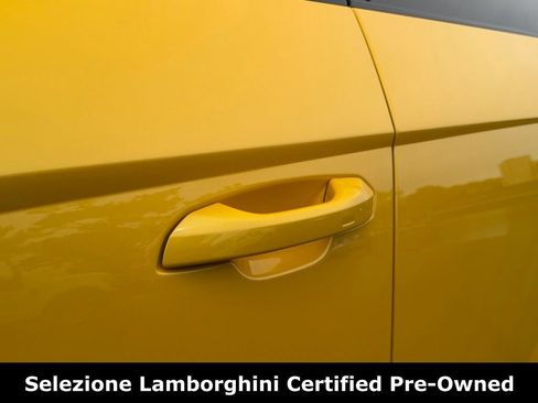 Used 2023 Lamborghini Urus Performante AWD/4WD image 15