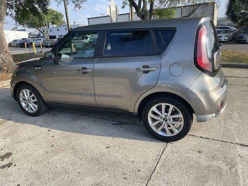Used 2018 Kia Soul + FWD image 21