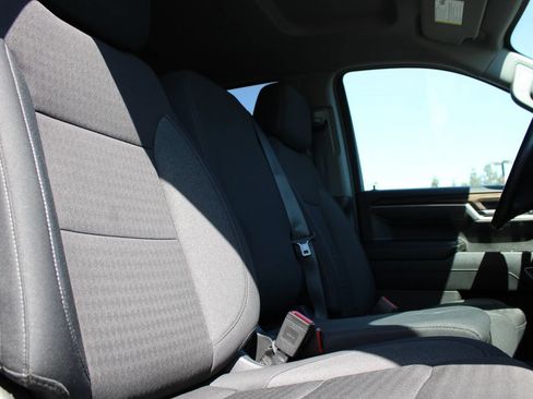 Used 2025 Chevrolet Silverado 1500 LT RWD image 6