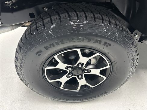 Used 2016 Jeep Wrangler Unlimited Sahara AWD/4WD image 13