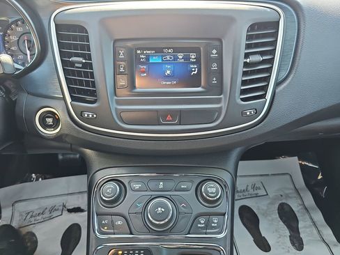 Used 2015 Chrysler 200 S FWD image 27