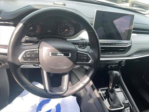 Certified 2022 Jeep Compass Latitude image 12