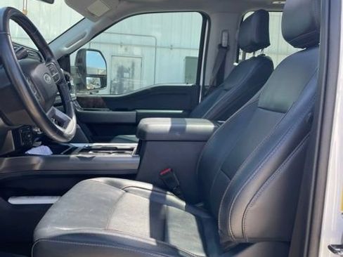Used 2024 Ford F250 Lariat w/ Sport Appearance Package AWD/4WD image 2