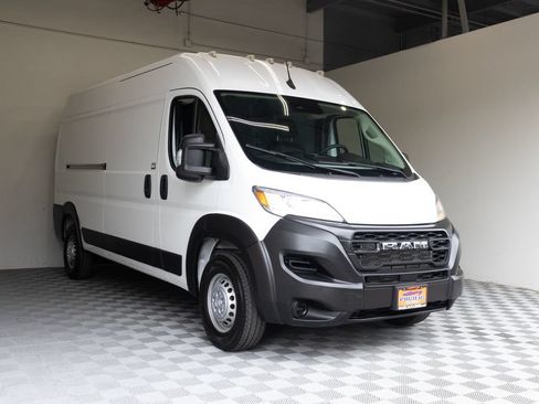 Used 2024 RAM ProMaster 2500 w/ Upfitter's Prep Package FWD image 6