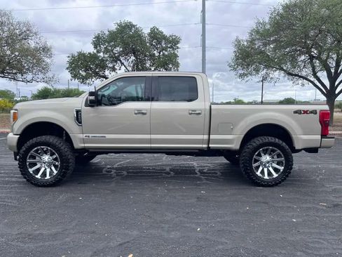 Used 2017 Ford F250 Platinum image 4