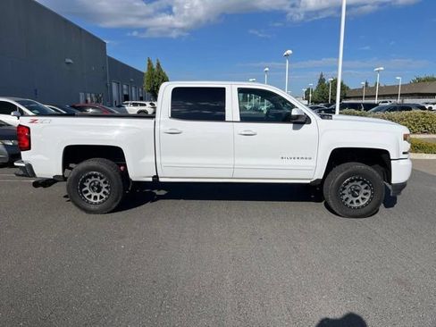Used 2018 Chevrolet Silverado 1500 LT w/ All Star Edition AWD/4WD image 3