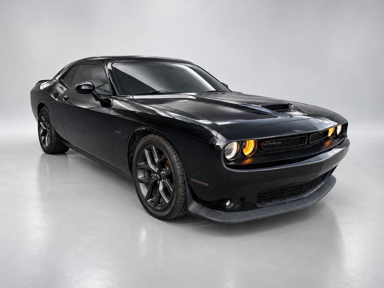 Used 2019 Dodge Challenger R/T RWD image 7