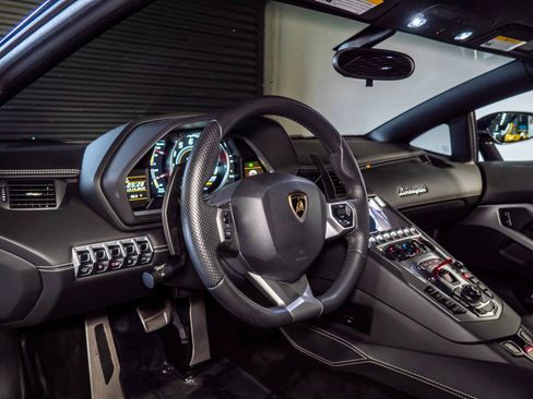 Used 2015 Lamborghini Aventador LP 700-4 image 23