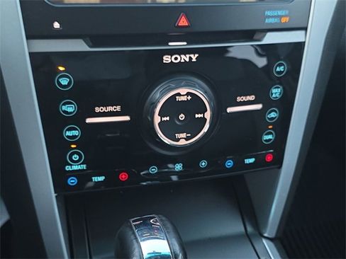 Used 2015 Ford Explorer Sport image 19