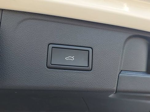 New 2026 Volkswagen Atlas SE FWD image 9