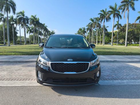 Used 2018 Kia Sedona SX FWD image 3