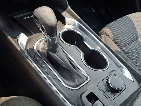 Used 2023 Chevrolet Traverse LT image 15