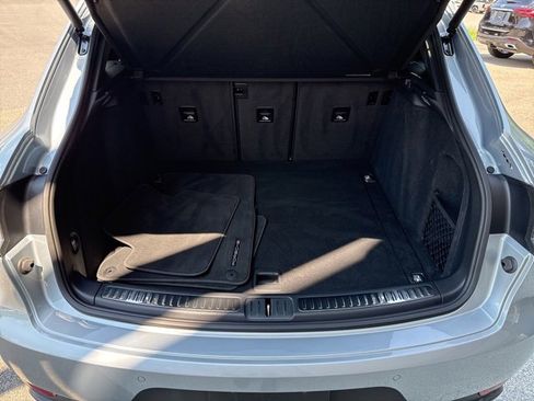 Used 2021 Porsche Macan image 10