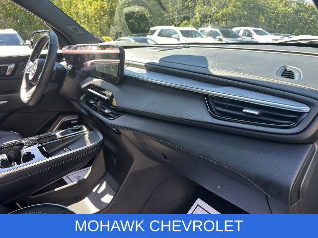 Used 2025 Buick Enclave Sport Touring w/ Power Package AWD/4WD image 30