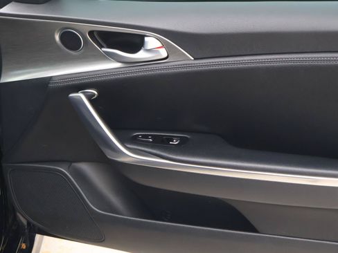 Used 2022 Kia Stinger GT1 RWD image 16