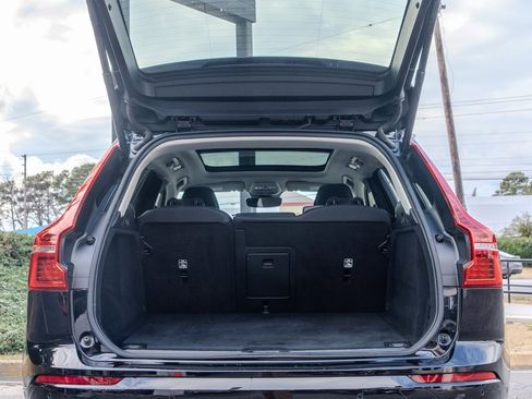 Used 2025 Volvo XC60 B5 Plus image 25