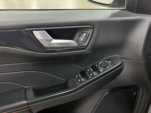 Used 2024 Ford Escape ST-Line image 17