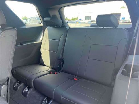 Used 2023 Chevrolet Traverse LT AWD/4WD image 16