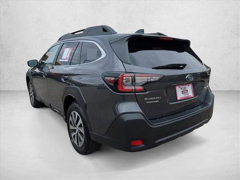 Used 2025 Subaru Outback Premium AWD/4WD image 7