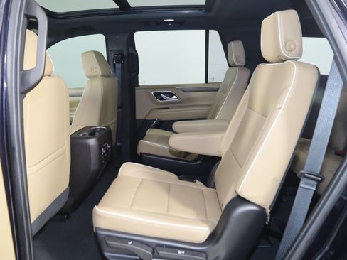 Used 2021 Chevrolet Tahoe Premier w/ Premium Package image 48