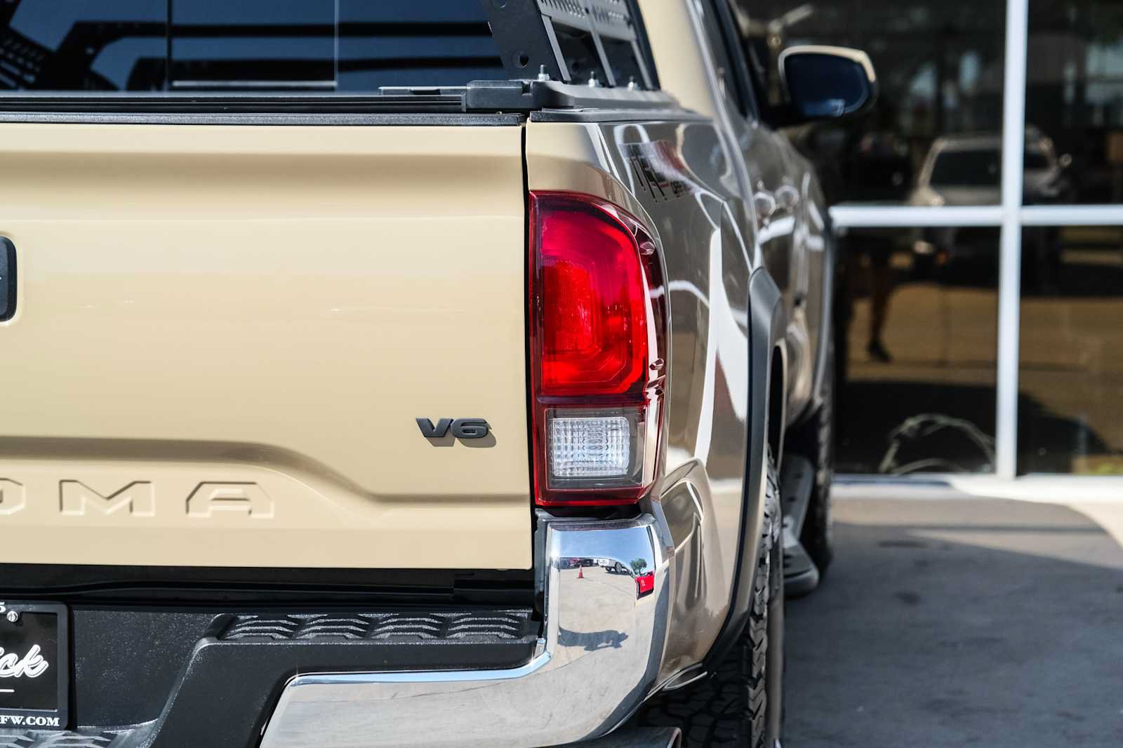 Used 2019 Toyota Tacoma TRD Off-Road AWD/4WD image 12
